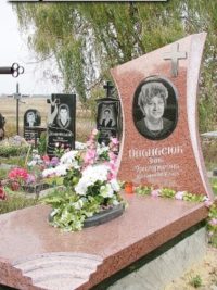 Одинарний пам'ятник з граніту ОМ-044