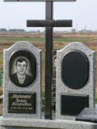 Подвійний пам'ятник з граніту ДМ-101