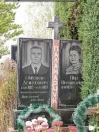 Подвійний пам'ятник з граніту ДМ-078
