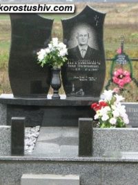 Подвійний пам'ятник з граніту ДМ-036