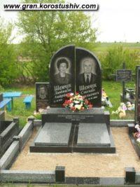 Подвійний пам'ятник з граніту ДМ-025