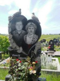 Двойний пам'ятник з граніту ДМ-002