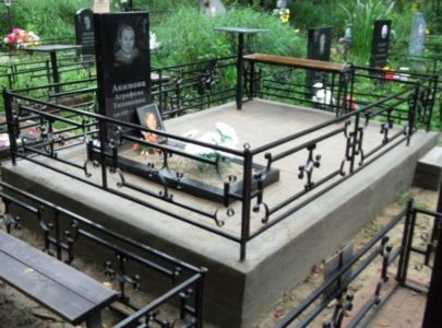 Пам’ятник надгробок з граніту в Києві