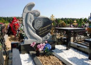 пам'ятники з ангелом