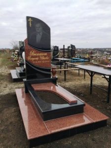 изготовление цветных памятников Коростышев киев Украина фото цена bpujnjdktybt wdtnys[ gfvznybrjd