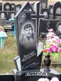 Одинарные памятники из гранита ОМ-403