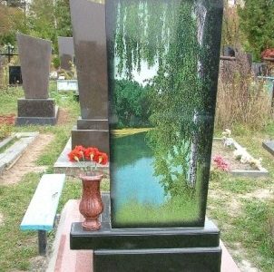 Цена цветного памятника на могилу