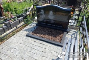 памятники гранітні