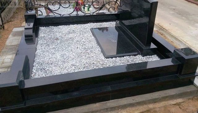 эксклюзивные памятники из гранита Коростышев Украина
