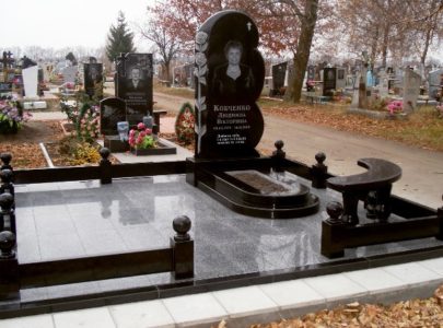 Мемориальные комплексы на могилу?