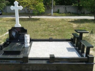 Небольшие памятники комплексы с крестом?