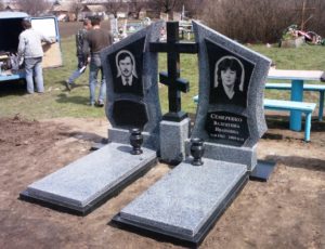 где недорого заказать памятник