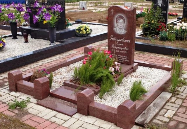 заказать памятник матери