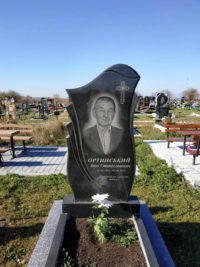 Одинарный памятник с гранита ОМ-414
