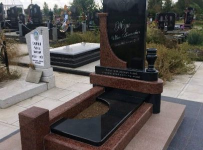 Цветные памятники цена