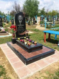 Одинарный памятник с гранита ОМ-420