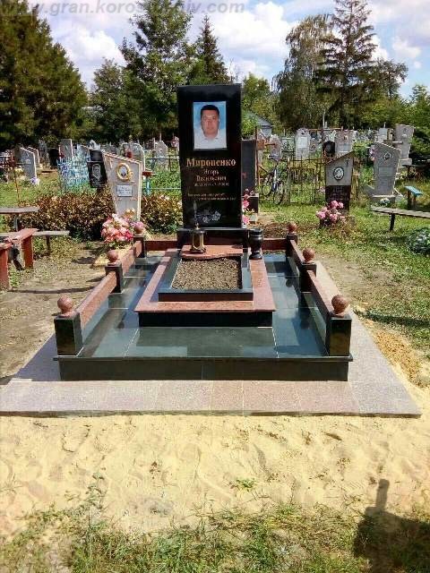 цветное фото памятник