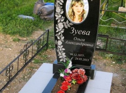 Цветной портрет на памятнике из гранита