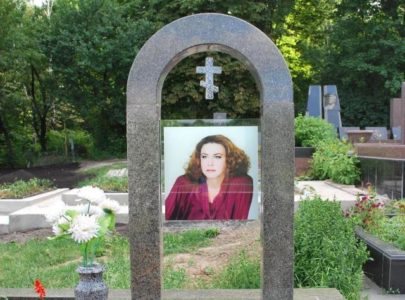 Цветные портреты на памятниках