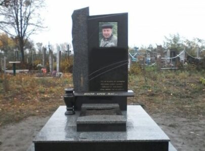 Цветное фото в стекле на памятник