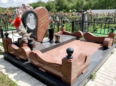 Цветной памятник