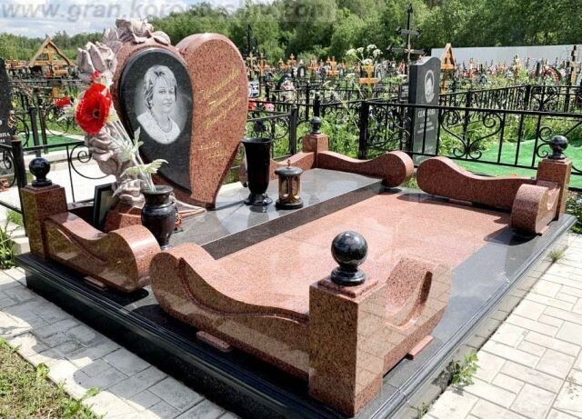 цветной памятник Коростышев киев Украина фото цена wdtnyjq gfvznybr