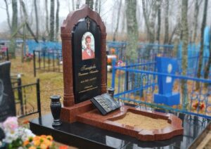 пам'ятники кольорові київ Україна фото ціна gfv'znybrb rjkmjhjds