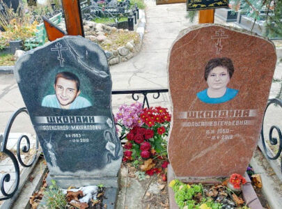 Кольорові пам’ятники на могилу