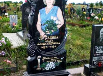 Ціна кольорового пам’ятника на могилу
