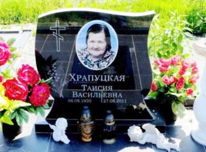 Пам’ятники кольорові портрети