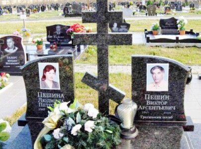 Подвійні пам’ятники кольорові