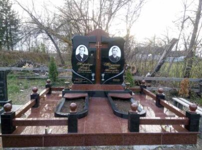Гранітні комплекси на могилу