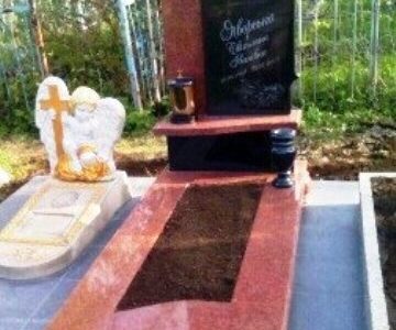 Меморіальні комплекси з граніту