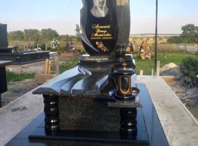 Пам’ятники комплекси з граніту
