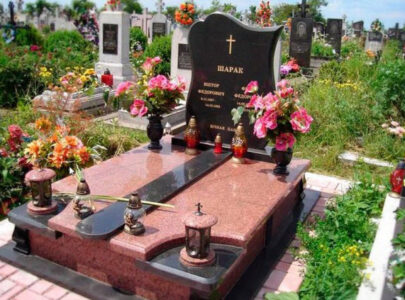 Елітні пам’ятники та надгробки з граніту