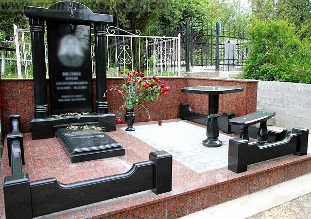 виготовлення елітних пам'ятників Коростишів київ Україна фото ціна
