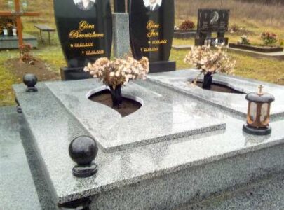 Недорогі меморіальні комплекси