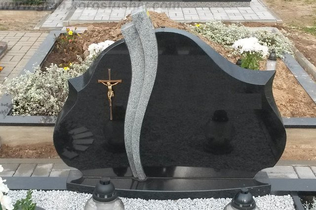 елітний пам'ятник та надгробок з граніту Коростишів київ Україна фото ціна