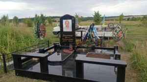 де замовити пам'ятник на могилу Коростишів київ Україна