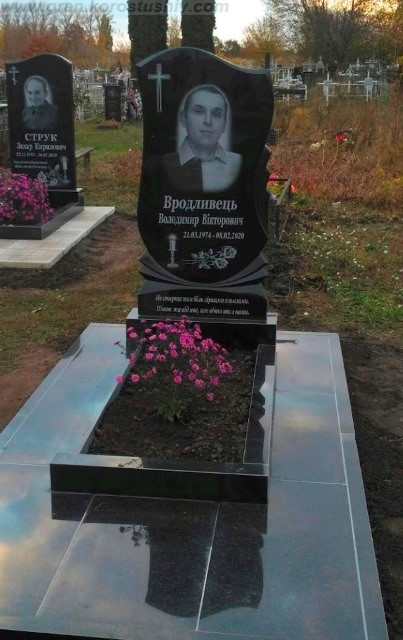 де недорого замовити пам'ятник Коростишів київ Україна фото ціна