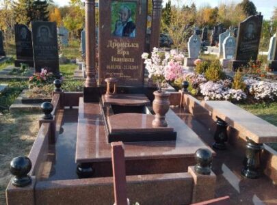 Купити пам’ятник в Україні