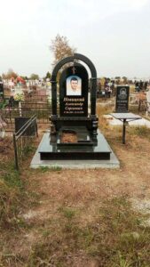 замовити пам'ятник на могилу в києві Коростишів