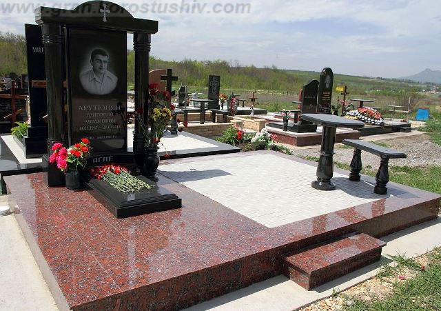 замовити пам'ятник із граніту Коростишів київ Україна фото ціна