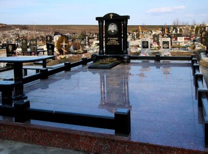 Замовити пам’ятник на могилу у Києві