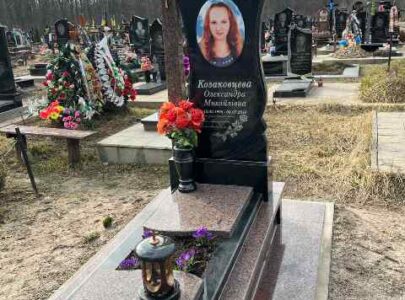 Пам’ятники із граніту Київ замовити