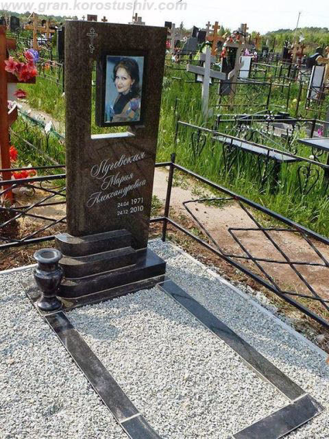 памятники ціни під ключ граніт Коростишів київ Україна фото