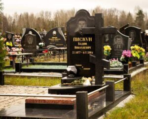 пам ятник у вигляді хреста граніт під ключ Коростишів київ Україна фото ціна