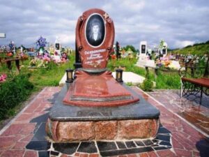 пам ятники Київ ціни під ключ граніт Коростишів Україна фото