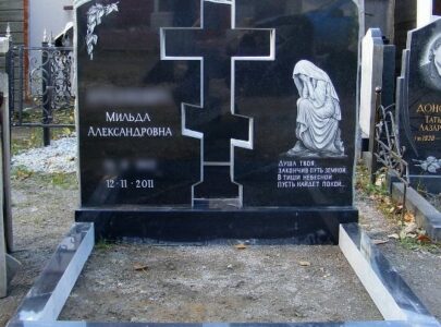 Одинарні пам ятники з хрестом