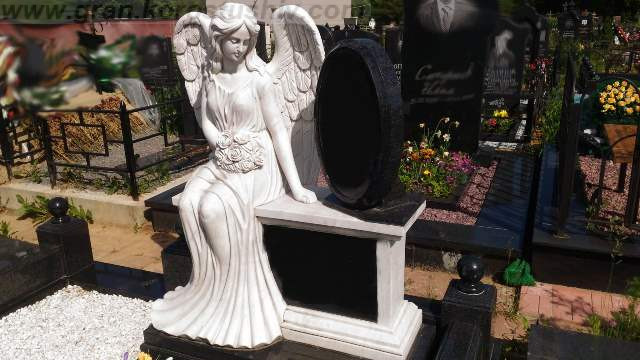пам ятник з ангелом під ключ граніт Коростишів київ Україна фото ціна